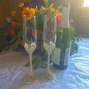 Mrs & Mr engraved champagne flute